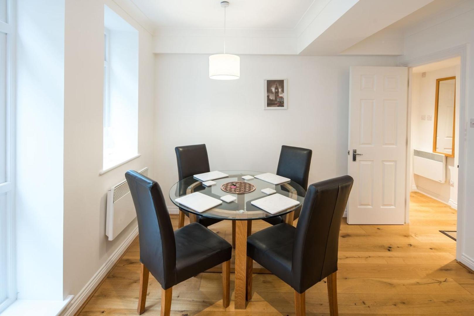 Apartment 1bd Modern Oasis: Near Attractions *