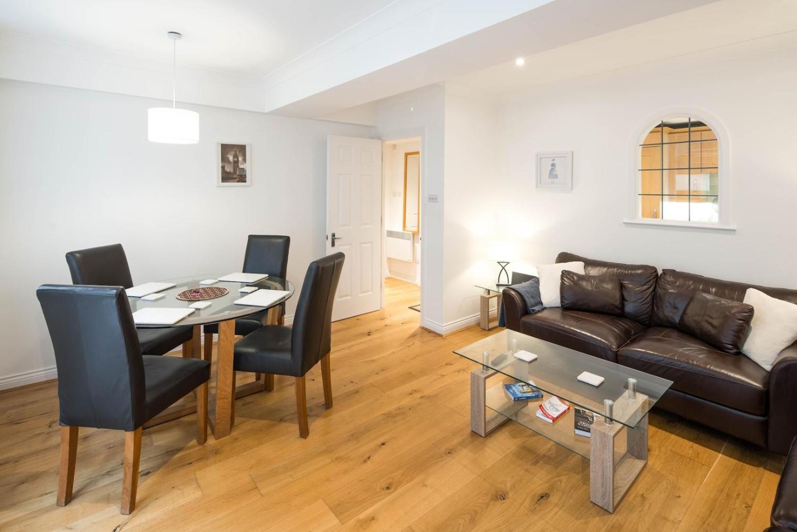Apartment 1bd Modern Oasis: Near Attractions *