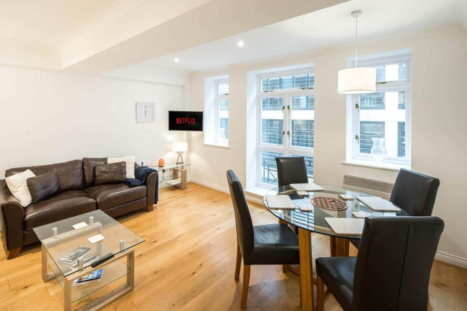 1bd Modern Oasis: Near Attractions